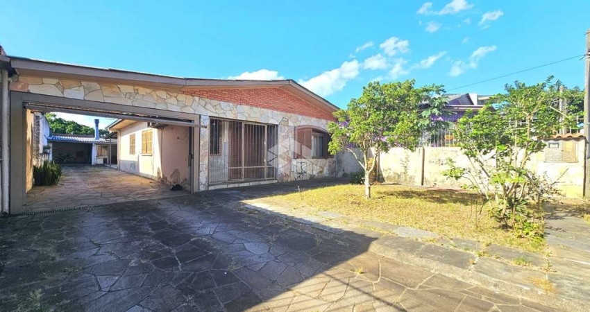 Casa ampla de 3 dormitórios até 5 carros no bairro Igara em Canoas