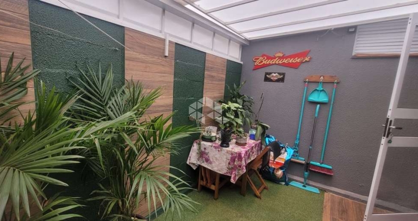 Apartamento Garden semi-mobiliado  2 dormitórios, agua quente, cozinha integrada com 1 vaga de garagem com pátio no bairro Estância Velha em Canoas.