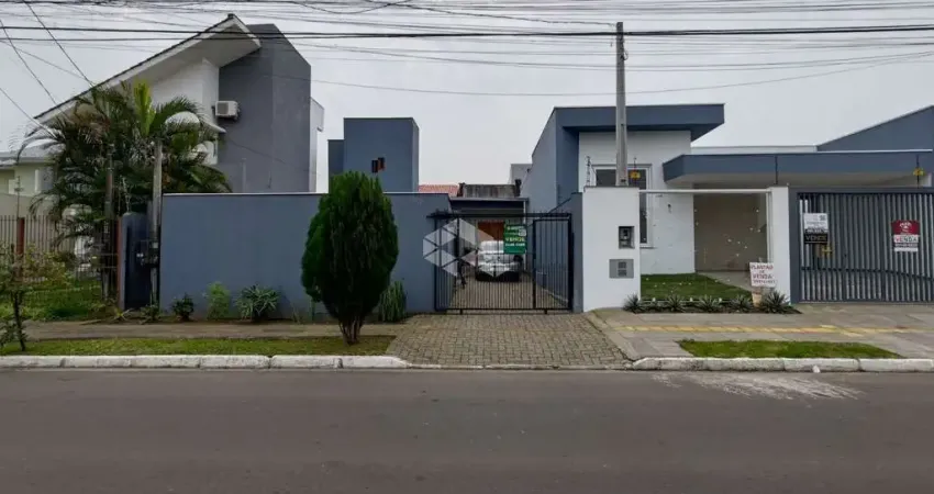 Casa térrea bem localizada, suite, aceita pet, quintal grande, bicicletário, canil, 5 min Park shopping, muros altos