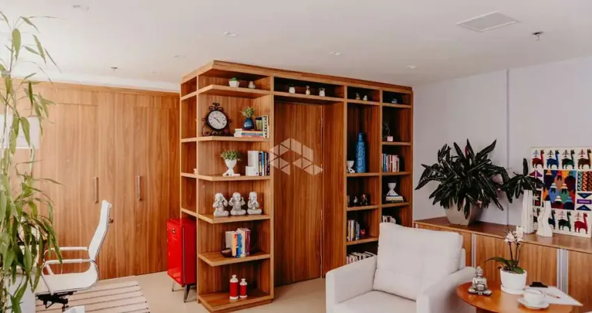 Sala comercial mobiliada, com móveis sob medida, vaga de garagem dupla, no Bairro Marechal Rondon, na cidade de Canoas/RS.