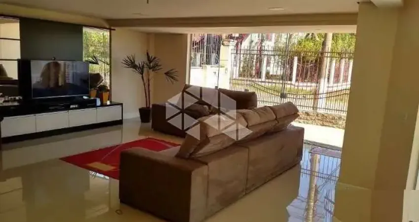 Casa Sobrado, 4 dormitorios, 3 suites, 1 sendo master de 55m², piscina, terraço com vista,