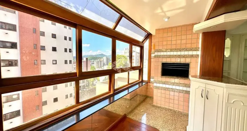 Apartamento 3 dormitórios, suíte, 4 banheiros, 2 vagas, bairro Centro, em Novo Hamburgo. Aceita financiamento e FGTS.