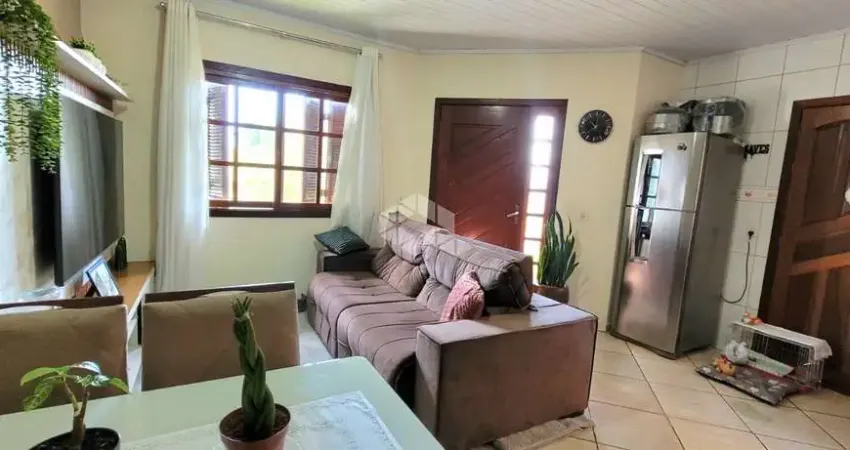 Casa à venda no Bairro Olaria em Canoas - 2 dormitórios, 3 vagas, com financiamento e uso de FGTS