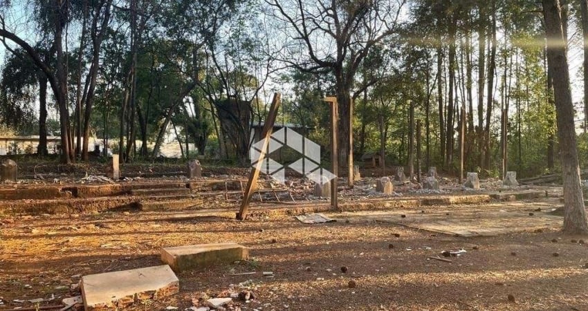 Àrea á venda, medindo 19.052,01m2 m², com 224,20mx50m. Próximo á Av.Nazario, com fácil acesso a Porto Alegre,  Shopping Park Canoas. A venda no bai