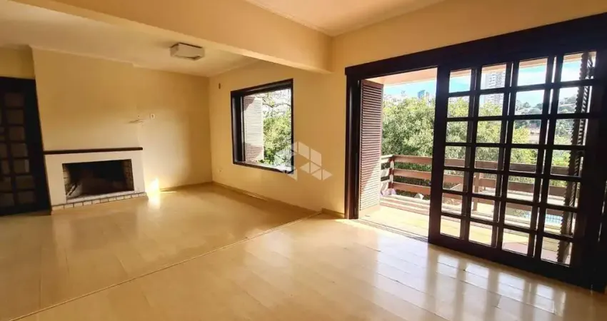 Casa ampla com 07 dormitórios, vaga coberta, salão de festas e piscina. Localizada no Bairro Guarani em Novo Hamburgo. Estuda-se propostas!