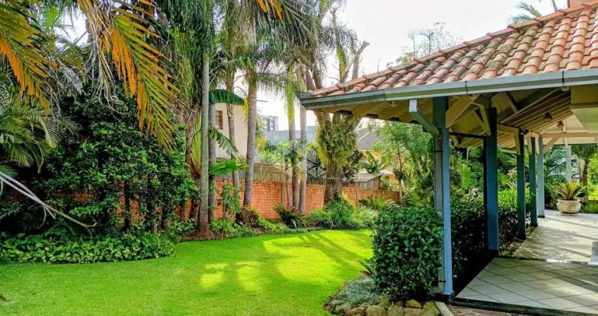 Casa sobrado 6 dormitórios 2 suítes, sendo uma com 80m², 8 vagas cobertas, ar central, piscina, salão de festas, amplo jardim, nossa senhora/canoas