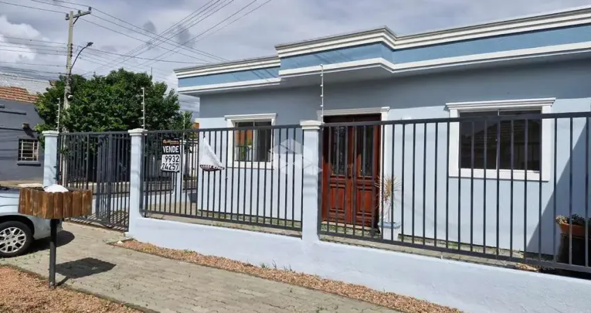 Casa com 2 quartos à venda na Rua Iraí, 137, Niterói, Canoas