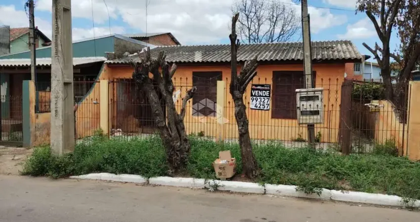 Venda de Terreno com 3 Casas - Ideal para Moradia ou Renda