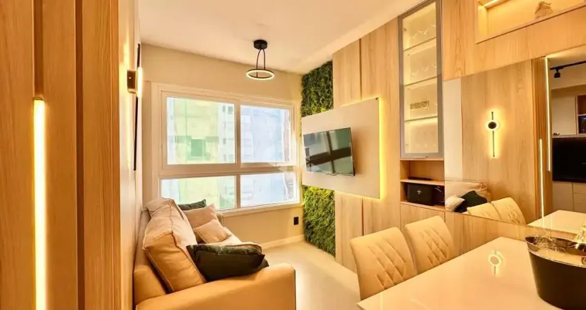 Apartamento à venda no Navegantes, Capão da Canoa com 2 quartos (1 suíte) - Mobiliado, frente norte e lazer completo.