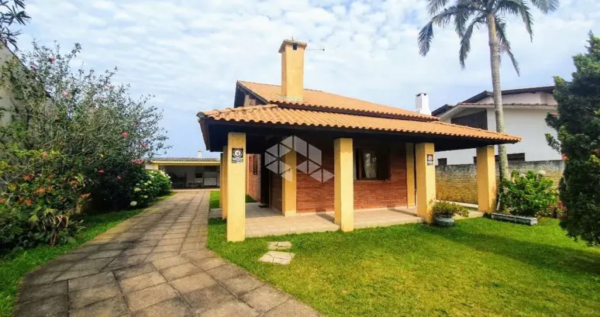 Casa 3 dormitórios 1 suíte, Capão da Canoa próximo ao mar!!!