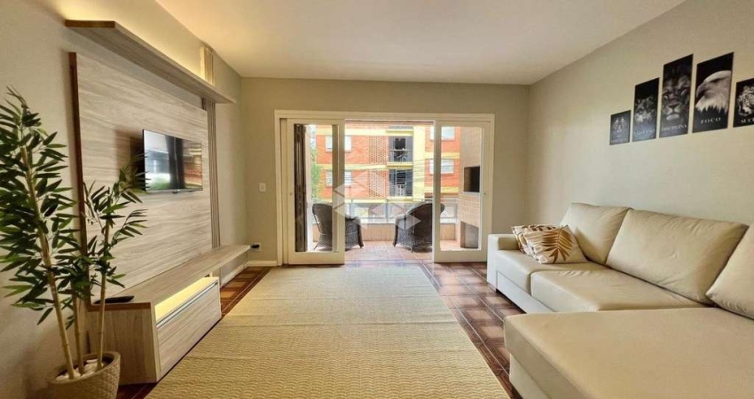 Apartamento  03 dormitórios, 1 suíte, 108 m² privativos,living 2 ambientes, sacada com churrasqueira, dependência de empregada, Centro,Capão da Canoa!