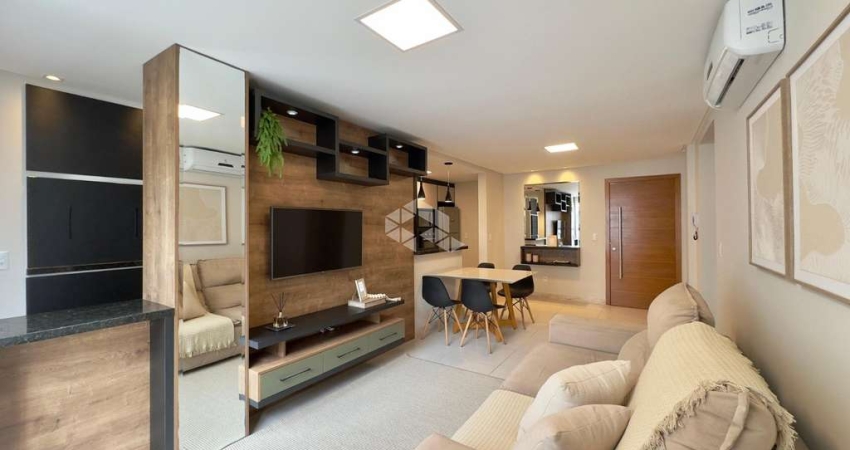 APARTAMENTO À VENDA NA NAVEGANTES COM SOL DA MANHÃ E VISTA LIBERADA!