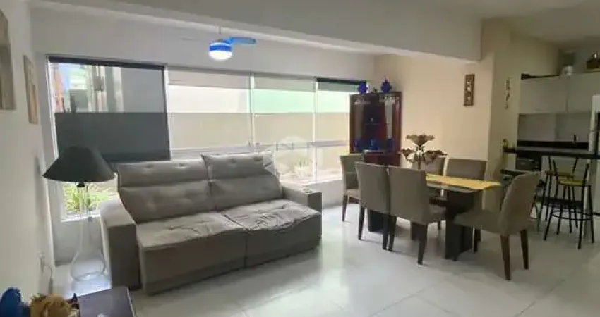 Amplo dois dormitórios mobiliado com terraço lateral em L  Zona Nova
