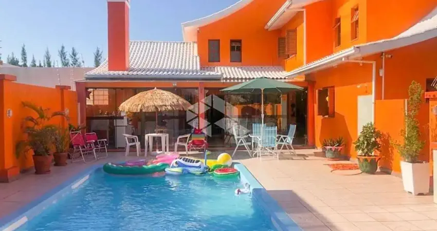 Casa / 4 dormitórios / 4 suítes / 2 vagas / capão novo / capão da canoa