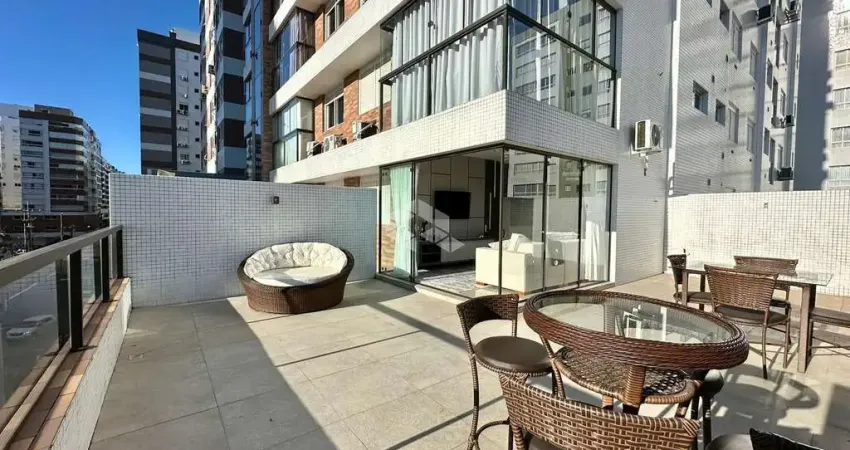 Apartamento mobiliado e decorado, 2 quartos(sendo 01 suíte), terraço, no bairro navegantes, em capão da canoa/rs.