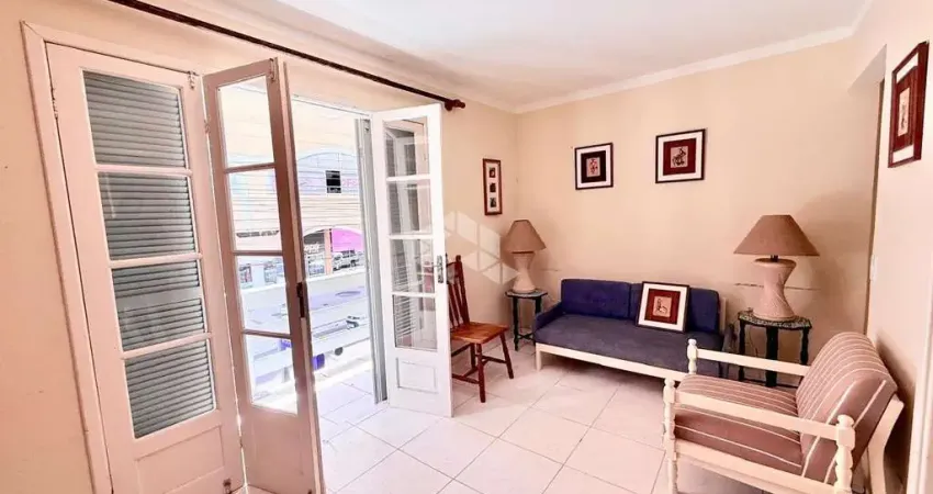 Apartamento de 2 dormitórios + dependência no centro de capão da canoa