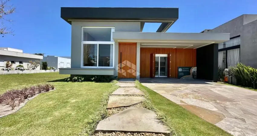 Casa com 4 suítes mobiliada e decorada no condomínio dubaí resort em capão da canoa