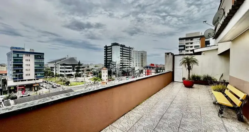 Cobertura com 3 dormitórios sendo 2 suítes totalmente mobiliada e amplo terraço privativo + box/vaga de garagem e depósito no centro de capão da canoa