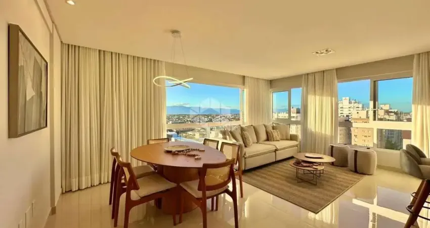 Apartamento de 3 dormitórios, mobiliado e decorado, com 2 boxes/vagas de garagem + depósito no centro de capão da canoa