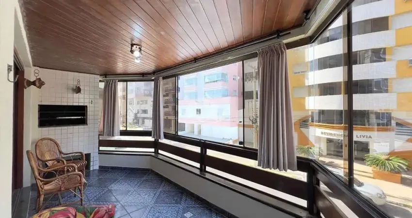 Apartamento com 3 dormitórios/quartos mobiliado com box/vaga de empregada no centro de capão da canoa