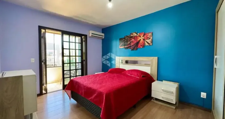 Casa sobrado em residencial com 2 dormitórios sendo 1 suíte mobiliada com vaga de garagem na zona nova em capão da canoa!