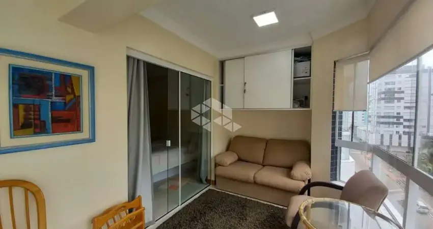 Apartamento de 2 dormitórios 1 suíte mobiliado com sacada e box/vaga de garagem em capão da canoa