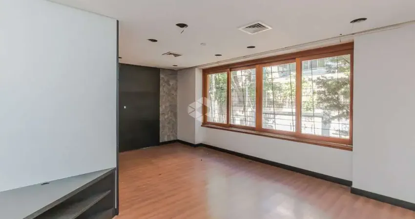 Casa três dormitórios, 540 M² de area construída, duas suites, lavabo no bairro Higianópolis