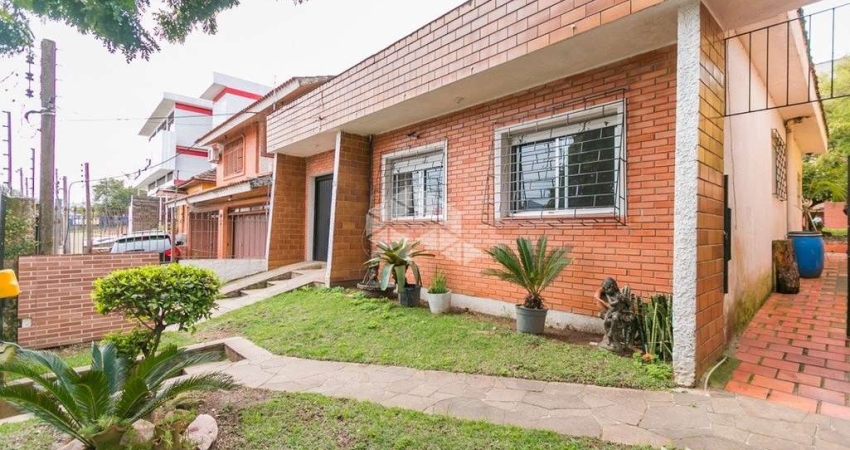 CASA 05 DORMITÓRIOS BAIRRO PROTÁSIO ALVES