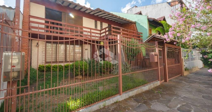 Casa com 4 quartos à venda na Rua Veronese, 52, São Sebastião, Porto Alegre