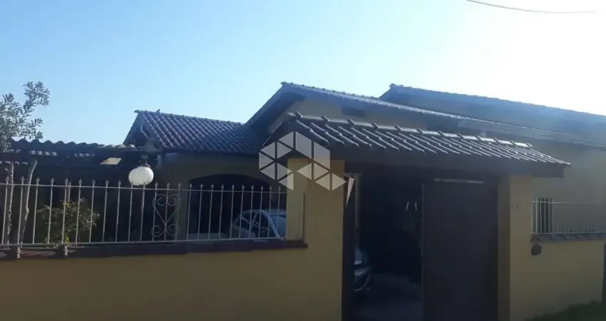 Casa com 2 quartos à venda na Rua Mercedes Azzolini, 331, Ponta Grossa, Porto Alegre