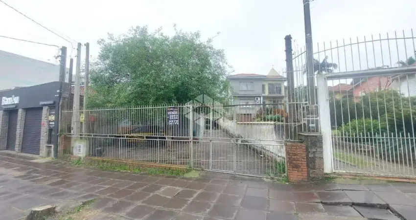 Terreno medindo 11,00 m x 90,00m com 900m² de área total- centro de canoas