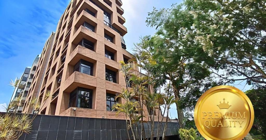 PRÓXIMO DA DOM PEDRO E CARLOS GOMES, EM ELEGANTE PRÉDIO, CONJUNTO COM 3 AMBIENTES E LAVABO