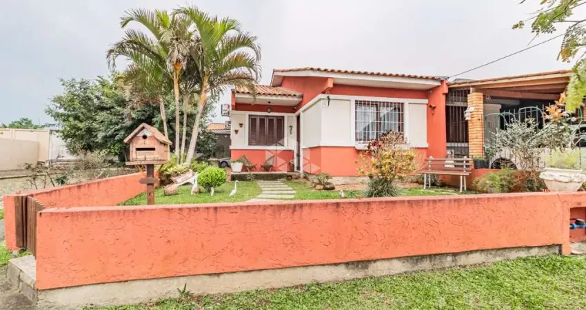 Casa de esquina no bairro Hípica, Moradas do Sul, com 3 dormitórios e 2 vagas