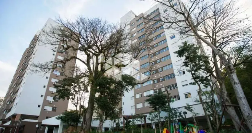 APARTAMENTO À VENDA COM 2 DORMITÓRIOS (1 SUÍTE) E VAGA DE GARAGEM, NO BAIRRO TERESÓPOLIS