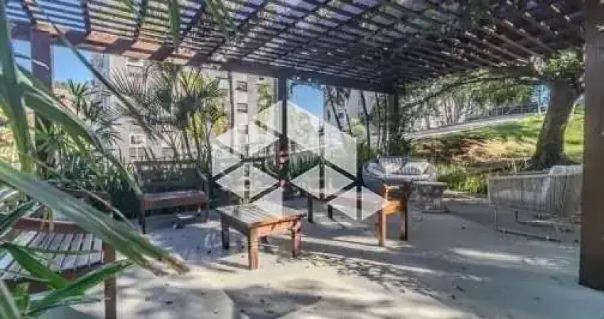 Apartamento de três dormitórios, 1 suíte, semi mobiliado, churrasqueira,2 vagas de garagem
