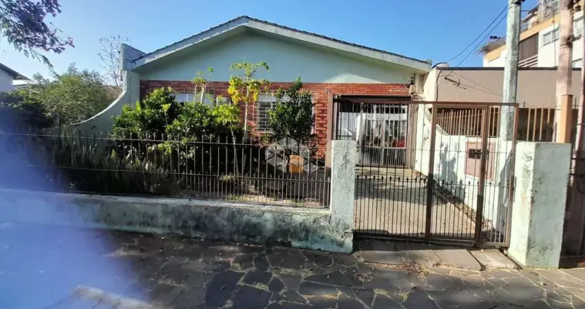 Casa com 5 quartos à venda na Rua Major Hércules Gomes Limeira, 126, São Sebastião, Porto Alegre