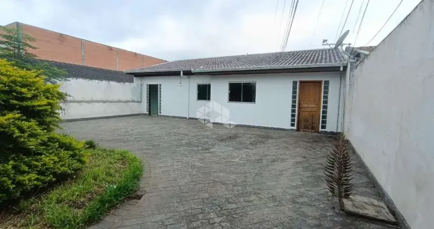 Terreno com 4 Casas á venda no bairro Boqueirão, Curitiba-PR