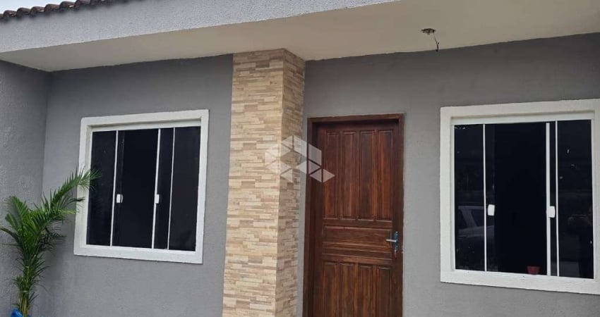 CASA COM 2 QUARTOS E 48M² A VENDA EM PARANAGUA POR R$ 235.000