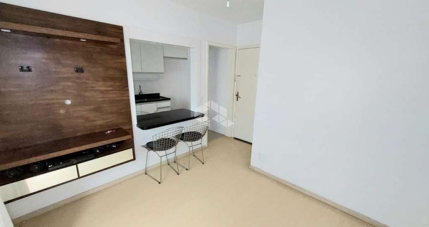 Apartamento de 2 quartos, térreo no Bairro Camaquã.