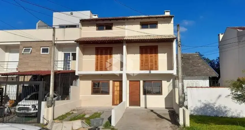 CASA SOBRADO A VENDA 3 QUARTOS BAIRRO GUARUJÁ
