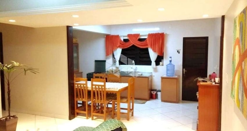 Casa semimobiliada à venda no bairro Santa Catarina, Caxias do Sul