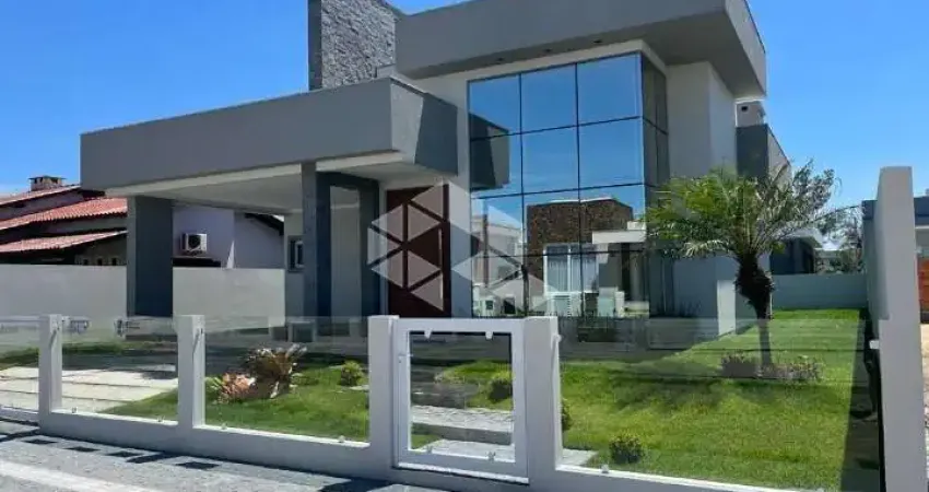 Casa de Alto Padrão a 200 Metros do Mar em Bella Torres, Passo de Torres