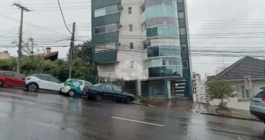 03 suítes e 05 vagas de garagem no altos do Bairro de Lourdes em Caxias do Sul