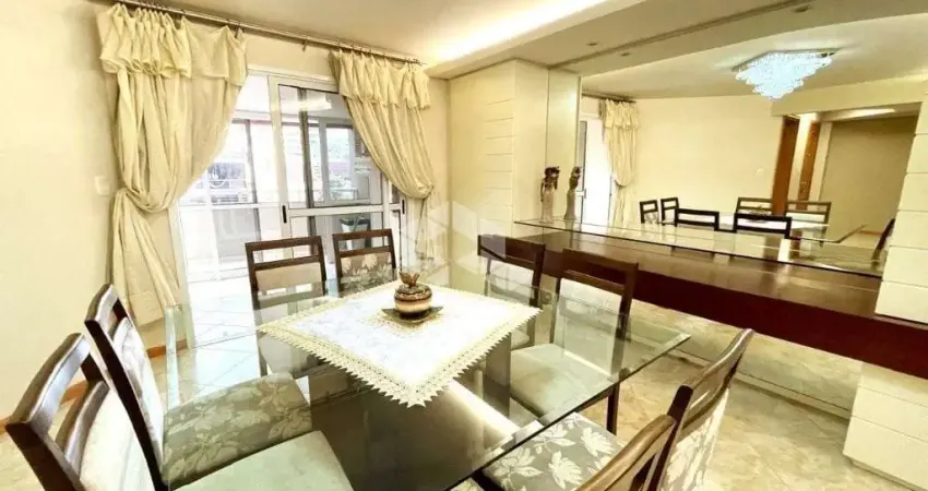 Apartamento semimobiliado de 03 dormitórios e com suíte à venda no bairro São Pelegrino, Caxias do Sul.