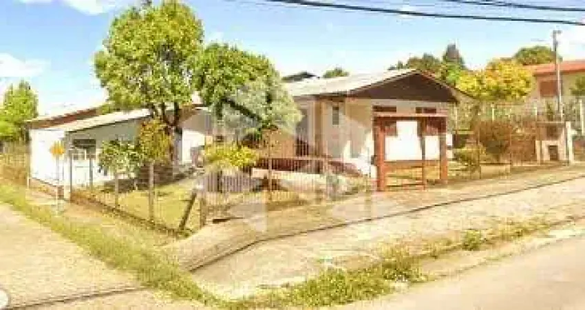 Casa de esquina à venda no bairro Desvio Rizzo, Caxias do Sul