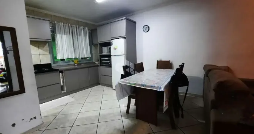 Casa de alvenaria com 3 dormitórios, semimobiliada,2 banheiros, pátio, garagem, com 126,26m2, Bairro São Caetano, próximo a Igreja São Caetano.