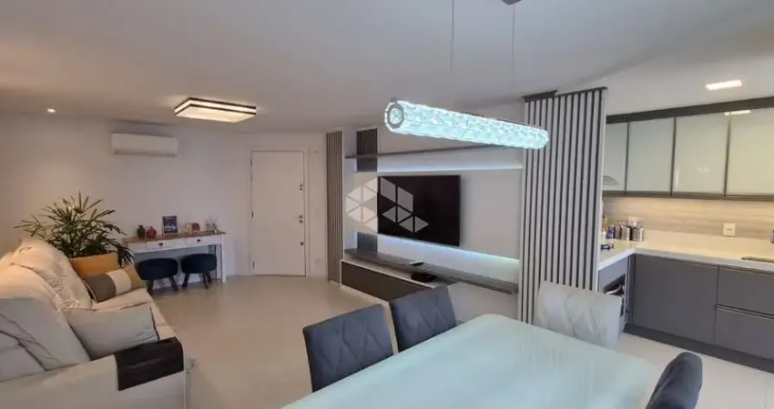 Apartamento mobiliado com 03 dormitórios e 04 vagas de garagem no bairro Panazzolo em Caxias do Sul