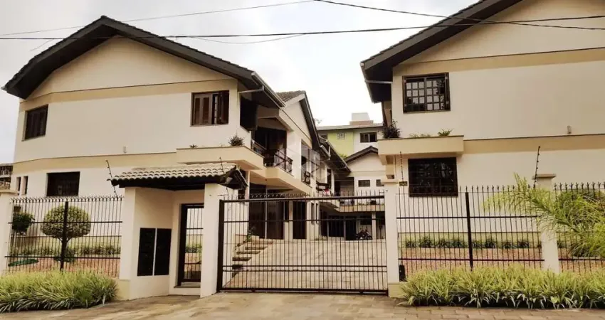 Sobrado duplex à venda no bairro Sagrada Família, Caxias do Sul