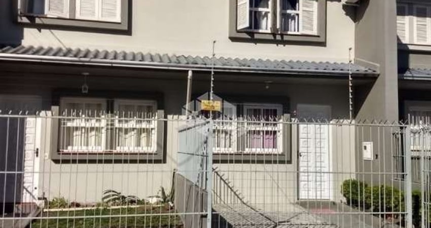 Sobrado com 02 dormitórios e 02 vagas no bairro Esplanada em Caxias do Sul