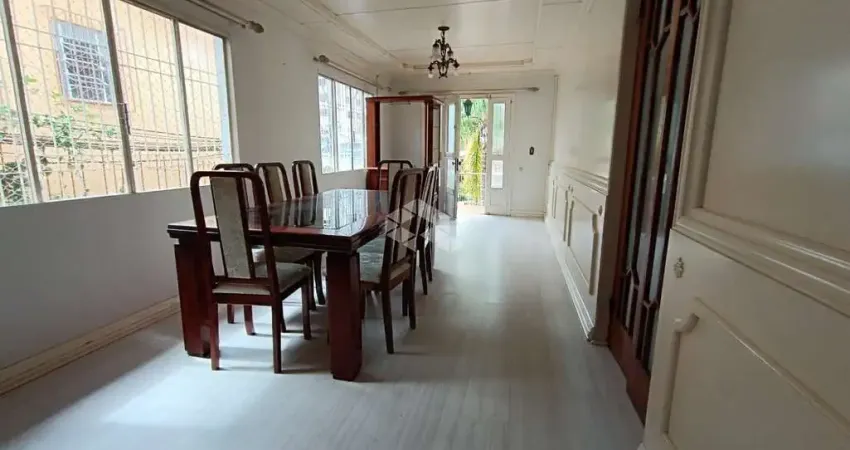 Casa com 2 quartos à venda na Rua Sarmento Leite, 03527, Medianeira, Caxias do Sul